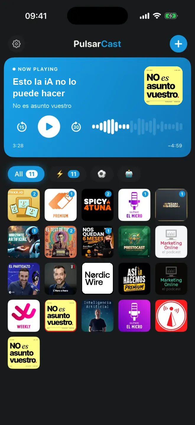 PulsarCast home screen with player, podcast lists and show artwork